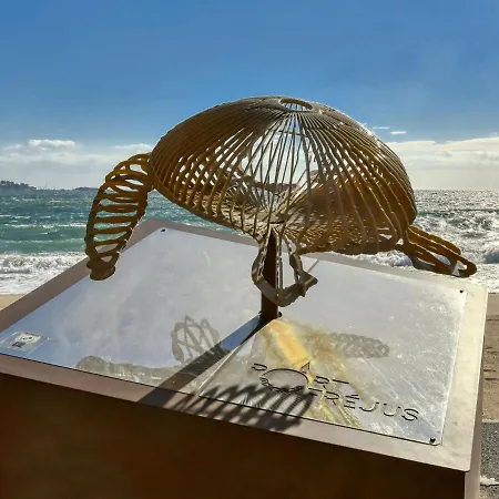 Cap Hermes-2 By Interhome